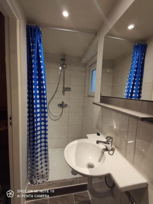 Studio/Huis In Maastricht Te Huur Bagian luar foto
