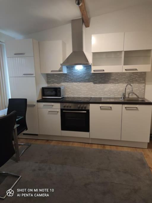 Studio/Huis In Maastricht Te Huur Bagian luar foto